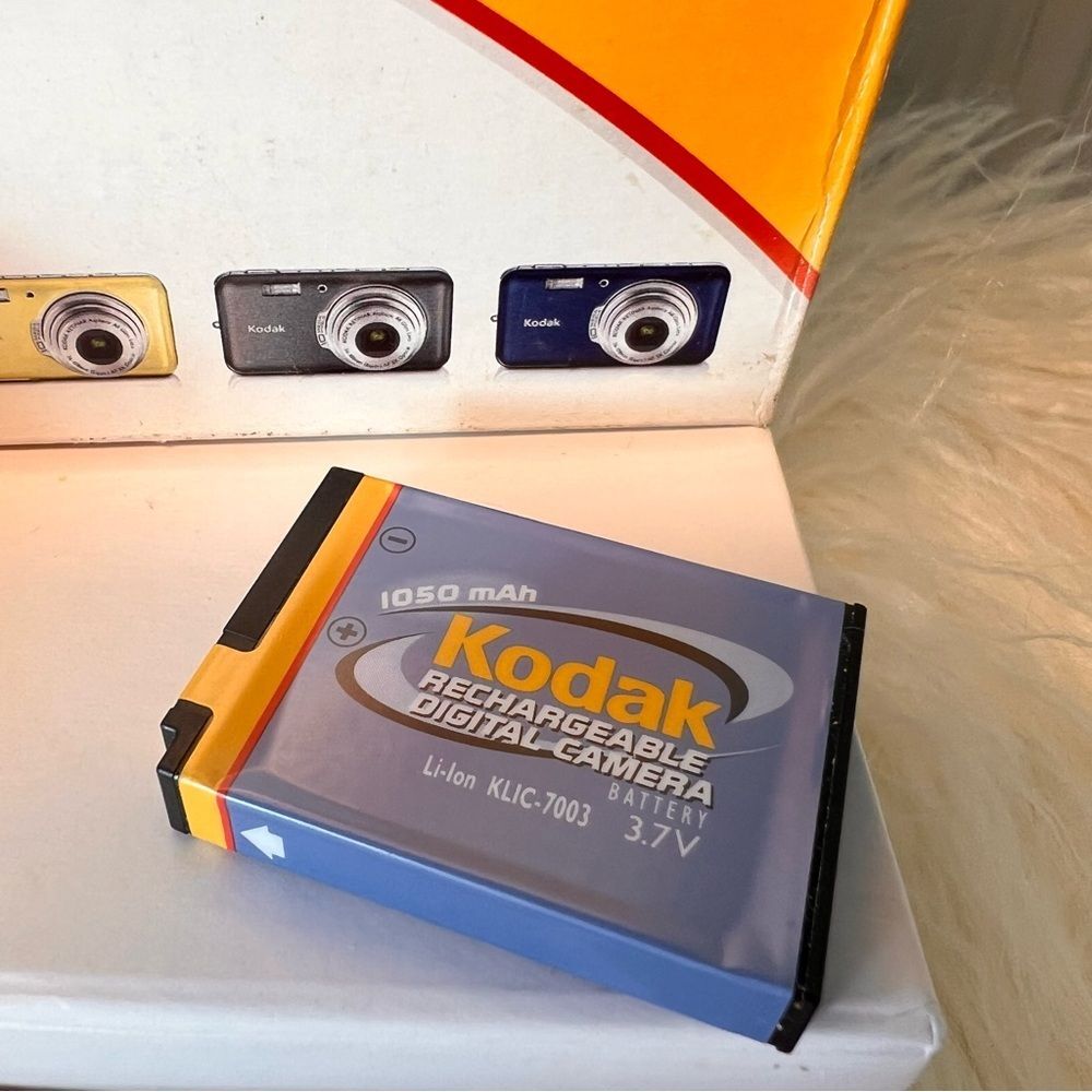 Kodak EasyShare Digital Camera J1003 Untested For Parts Java Brown Box Battery - Picture 8 of 12